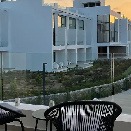 아파트 Cozy And Modern One-bedroom In Cove Garden 키레니아