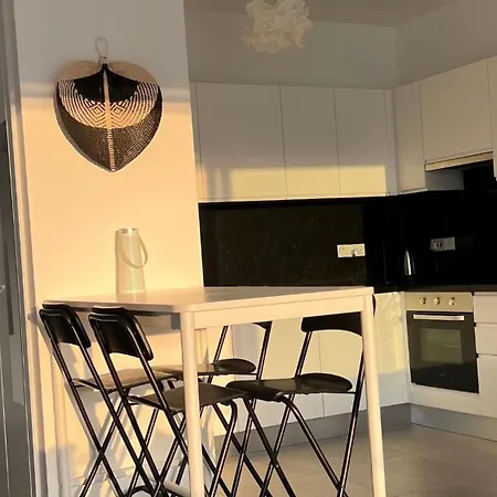 Cozy And Modern One-bedroom In Cove Garden * 키레니아